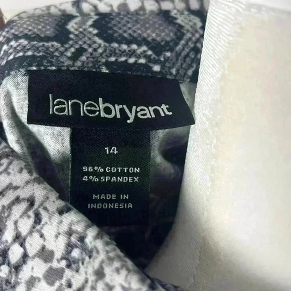 Lane Bryant Snakeskin Long Sleeve Button Down Top Size 14 - Picture 6 of 7